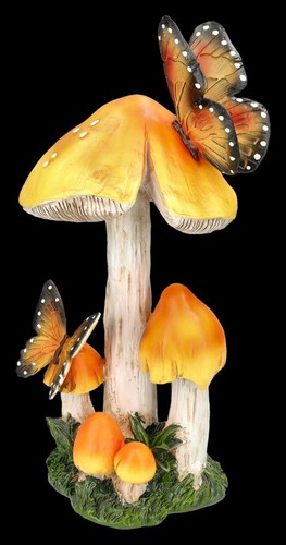 Amanita figura con farfalla - amanita,
